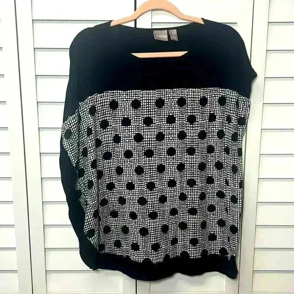 Chico’s Pullover Stretch Polka Dot Asymmetrical Top Size 0 Black & White